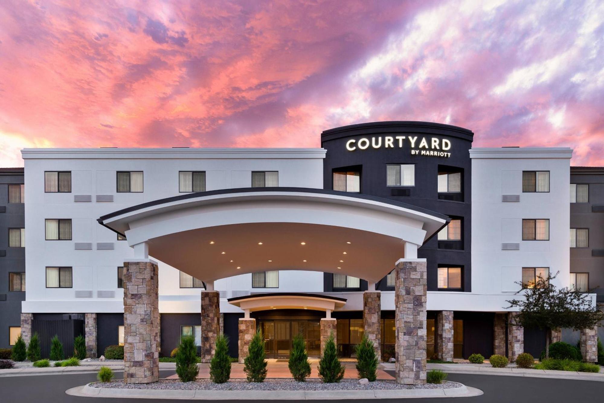 Courtyard Missoula Hotel Екстериор снимка